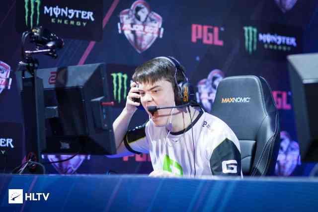 让队友完成 让队友完成