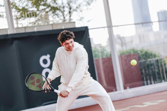 也反映了球 也反映了球